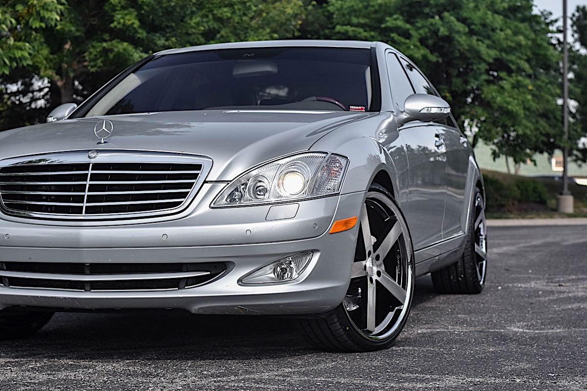 Mercedes-Benz S550 with Giovanna Wheels Mecca FF
